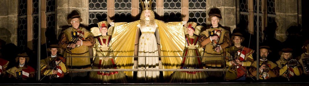 Der Christkindlesmarkt wird traditionell vom Nürnberger Christkind eröffnet.