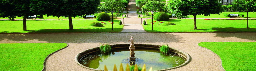 Im idyllischen Schlosspark findet das Brautpaar jede Menge Möglichkeiten für ein einzigartiges Fotoshooting. Abends lädt der Park die Gäste zum gemütlichen Flanieren ein.