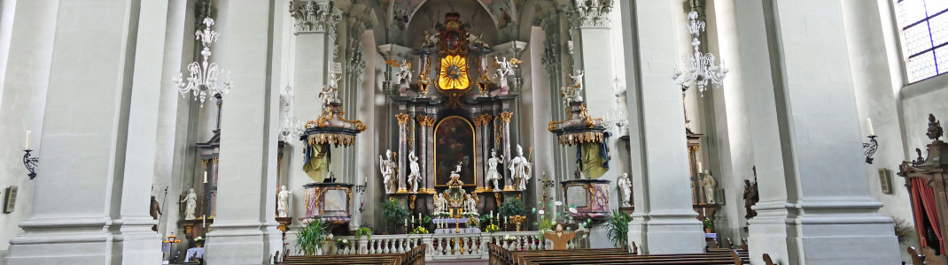 Die katholische Pfarrkirche St. Gangolf in Amorbach bietet Brautpaaren einen imposanten Rahmen für das Ja-Wort.