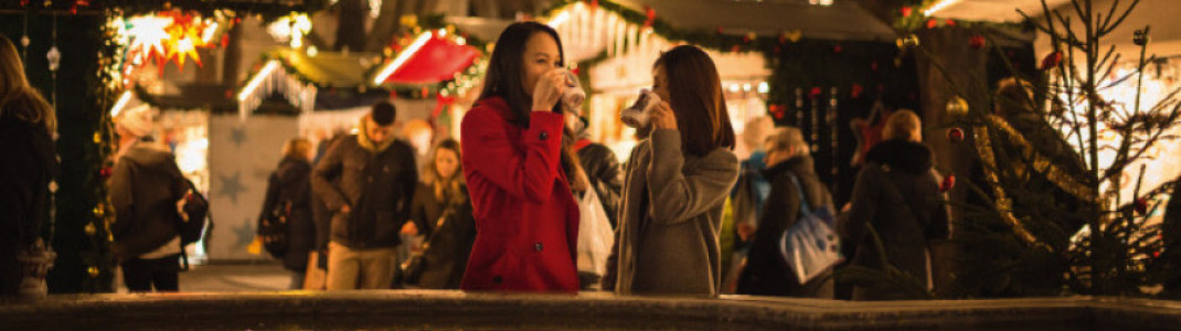 Der Weihnachtsmarkt Basel ist eingebettet in die historische Altstadt.