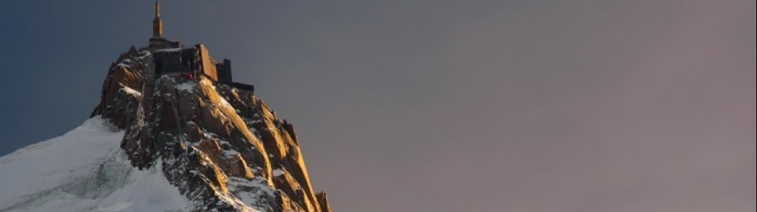 Die Aiguille du Midi eröffnet einen herrichen Blick auf den Mont Blanc.