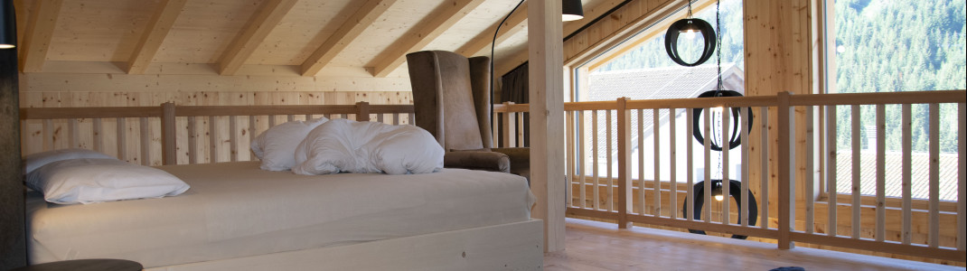 Fichten-, Lärchen- und Zirbenholz sorgen im Chalet Filazi für eine heimelige Atmosphäre.