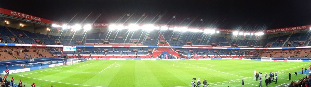 Die Innen-Panoramaansicht des Parc des Princes (Prinzenparkstadion) im Herzen von Paris