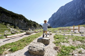 In Garmisch-Classic entdecken Kinder jeden Alters die Bergwelt spielerisch.