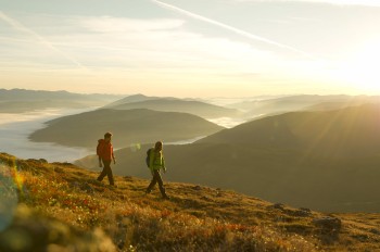 Am Aineck erwartet dich eine herbstliche Sonnenaufgangswanderung.