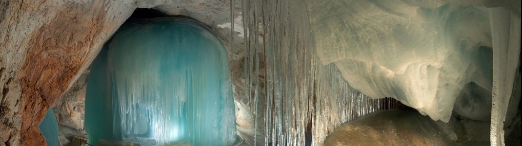 Das Eis der Eisriesenwelt in Werfen ist bis zu 1000 Jahre alt.