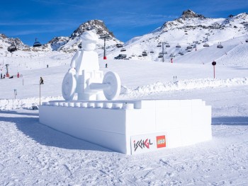 Die paralympische Rad-Skulptur "Para Olympics – Kein Hindernis" zeigt Sport aus einer anderen Perspektive.