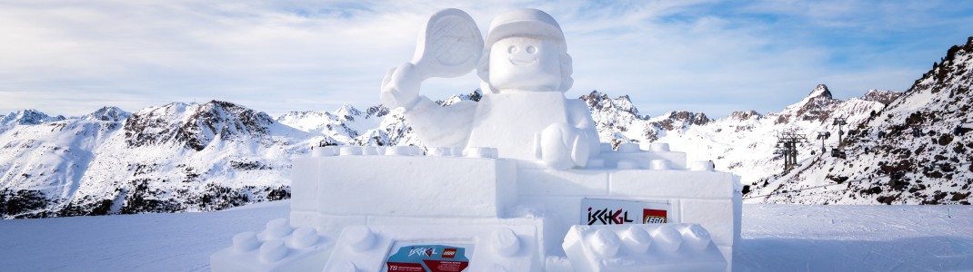 Kunstgenuss Open Air: Die Schneeskulpturen sind den ganzen Winter direkt an den Pisten in Ischgl zu bewundern.