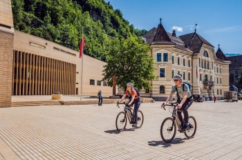 Auf gut ausgebauten Wegen lässt sich Liechtenstein ganz entspannt mit dem Rad erkunden.