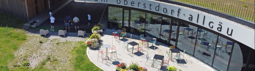 Die einladende Terrasse des Nordic Cafés lädt zum Verweilen ein.