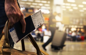 Ausweis abgelaufen? Reisedokumente unbedingt vorab nochmal komplett prüfen.