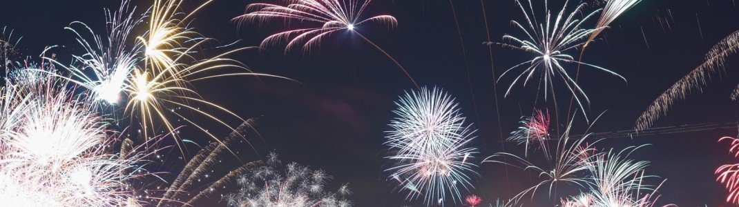 Feuerwerk über den Dächern Prags