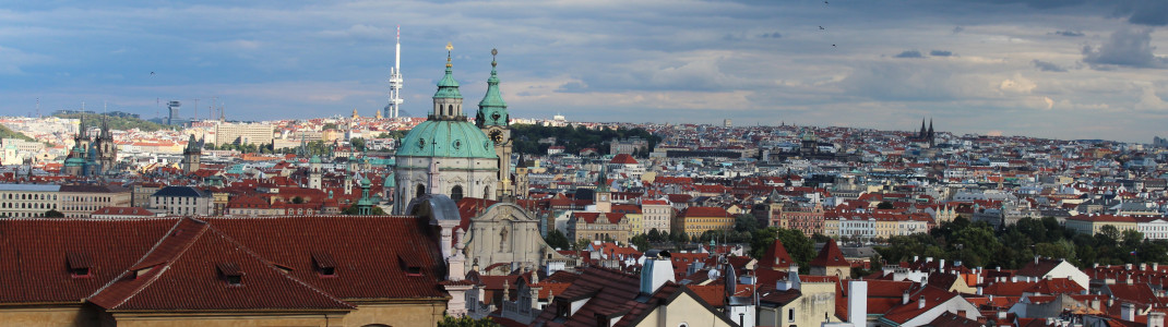 Über den Dächern von Prag.