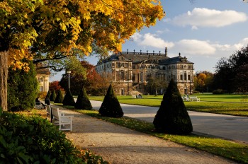 Inmitten des Parks befindet sich der Palais Großer Garten.