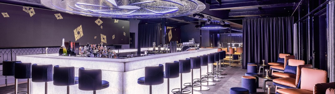 Spektakulär ist die Rooftop-Bar oben am Dach des Hotels.