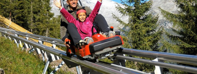 The alpine coaster Klausberg Flitzer in Steinhaus is Italy’s longest and most spectacular mountain coaster.