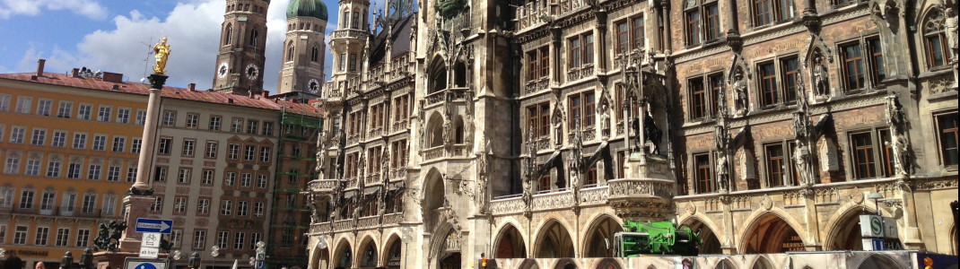 The vibrant centre of the city: Marienplatz.