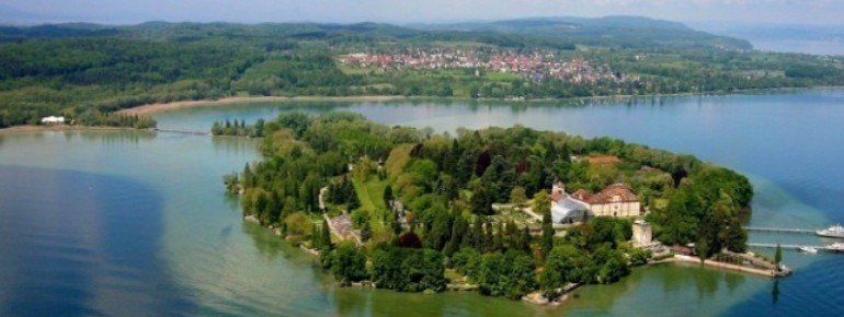 Die "Blumeninsel" Mainau liegt mitten im Bodensee