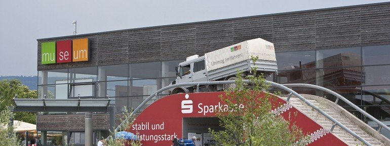 Selbst ans Steuer eines Unimogs können sich Besucher im gleichnamigen Museum in Gaggenau setzen.