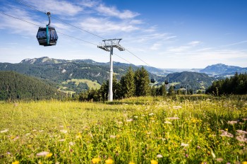 Sieben Bergbahnen in Oberstdorf und im Kleinwalsertal bringen dich hinauf auf die Gipfel.