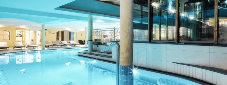 Schwimmen, Saunieren oder bei einer Massage entspannen...