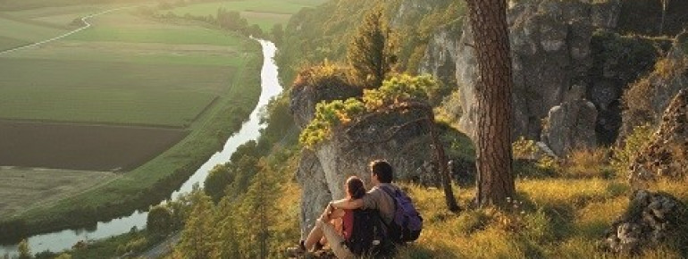 Panoramic trail along river Altmühl.