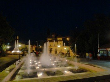 The city center of Baile Govora by night