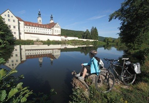 Blick auf das Kloster in Pielenhofen