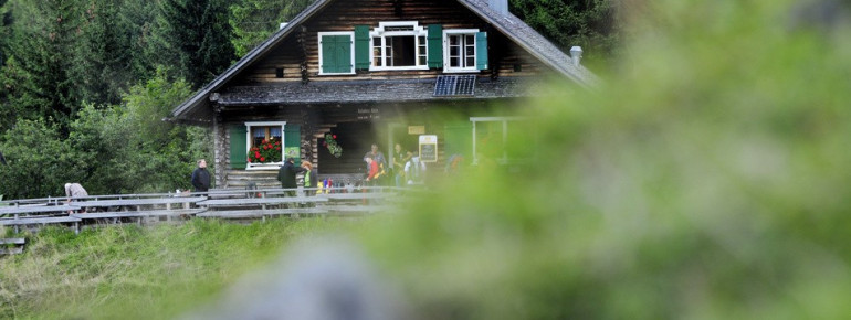 Mountain bikers can rest, eat and drink at the Gafadura hut.