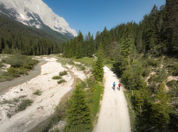Biketour entlang der Ache im Gaistal