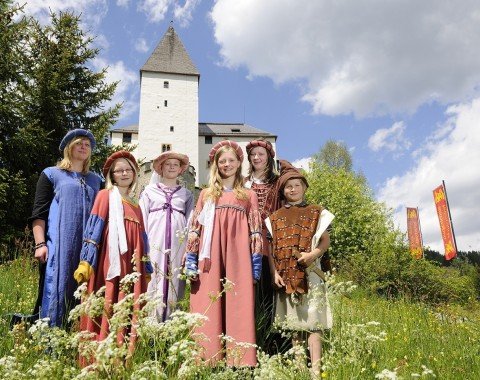 Kinderprogramm auf der Burg Mautersdorf
