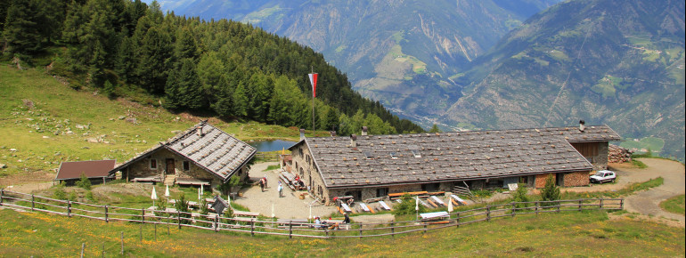 Ziel der Tour ist die Naturnser Alm.