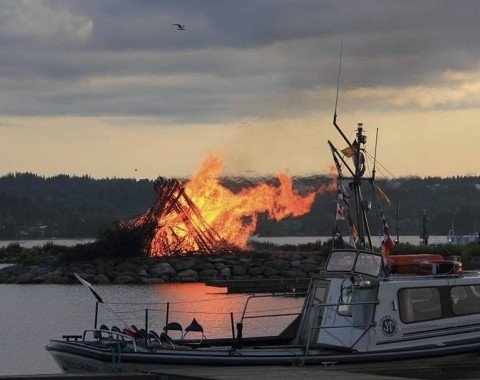 A typical midsummer bonfire in Lahti.