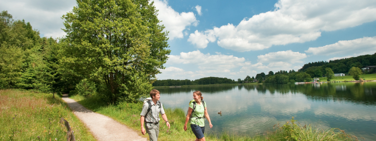 Once you reach Heisterberger Weiher, you are not far from Fuchskaute, where you started.