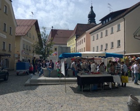 The destination of this hike is Röhrnbach market square.
