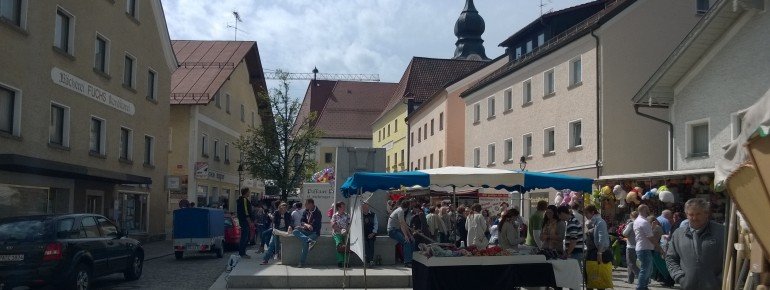 The destination of this hike is Röhrnbach market square.