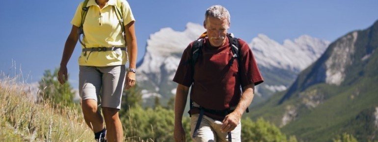 Hiking Skogan Pass