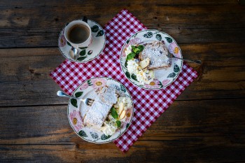 Apfelstrudel auf der Tillfussalm