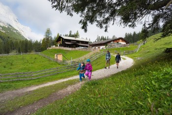Familienwanderung zur Gaistalalm