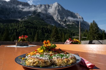 Köstliche Kaspressknödel auf der Tillfussalm