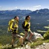 Wanderpaar auf dem Weg zum Weißhorn
