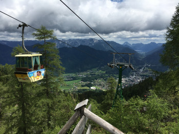 Den steilen Anstieg von Bad Ischl auf den Berg Katrin kannst du mit der Seilbahn abkürzen.
