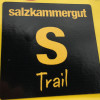 Orientierung auf dem Trail bietet dir das schwarz-gelbe Logo.