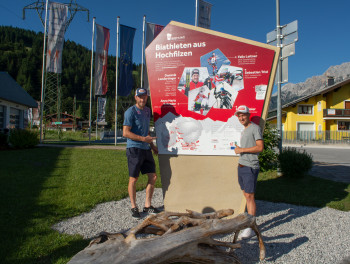 Weltmeister und Olympiamedaillengewinner Dominik Landertinger sowie Juniorenweltmeister und Europameister Felix Leitner sind natürlich schon ein wenig stolz hier verewigt zu sein.