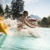 Nach einem langen Wandertag ist der Sprung ins kühle Nass genau das Richtige.