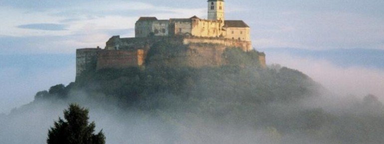Die über 850 Jahre alte Burg Güssing