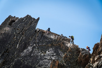 Auf dem Klettersteig Jegihorn ist Abenteuer garantiert.