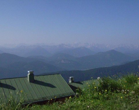 Der Blick vom Gipfel des Brauneck zum Karwendel