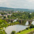 Vom Moselsteig aus hast du eine einmalige Aussicht über das Moseltal bei Trier.