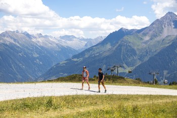 Ein familienfreundlicher Höhenrundweg mit grandiosen Ausblicken.